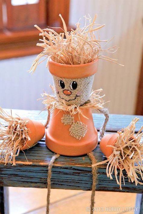 Diy Scarecrow, Kerajinan Diy, Scarecrow Crafts, Fun Fall Crafts, Easy Fall Decor, Terra Cotta Pot Crafts, Easy Fall Crafts, Pot Crafts, Flower Pot Crafts