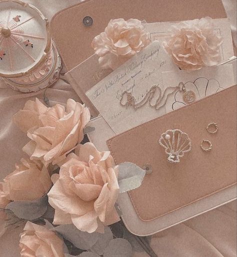 Quinceanera Flower Decorations, Rose Gold Aesthetic Vintage, Nataliecore Aesthetic, Nails Acrylic Rose, Pink And Cream Aesthetic, Lena Del Ray, Peach Aesthetic Vintage, Aesthetic Rose Gold Wallpaper, Vintage Rose Aesthetic