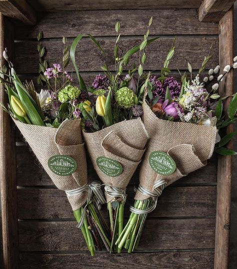 The Southwold Flower Co. på Instagram: "Rustic Easter posies… £10 posies for easy ‘grab & go’s’, wrapped in hessian and tied with stripy ribbon, these make a unique little…" Hessian Flowers, Rustic Easter, How To Wrap Flowers, Little Gifts, Burlap Bag, The Future, Flower Arrangements, Reusable Tote Bags, Ribbon