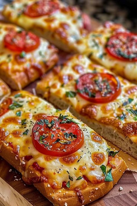 Preparing Garlic Bread Pizza with toppings Easy Garlic Bread Pizza, Italian Bread Pizza, Leftover Garlic Bread Ideas, Pizza Garlic Bread, Garlic Bread Pizza Texas Toast, Pizza Bread Recipe Easy, French Bread Pizza Recipes, Pizza Topping Ideas, Pizza In The Oven