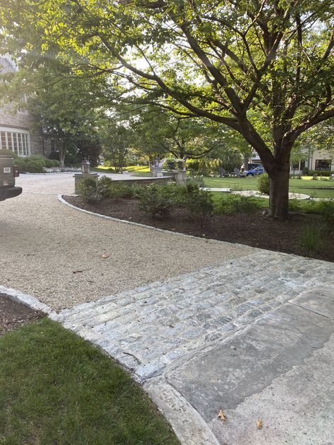 Small Driveway Ideas Parking, Gravel Driveway Edging, Entrance Landscaping, Gravel Drive, Newton Hall, Driveway Edging, Driveway Entrance Landscaping, Car Port, Stone Driveway