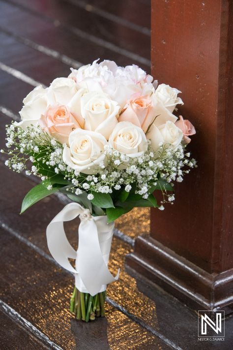 Handbouquet Wedding Simple, Flower Boquettes Bride, Wedding Bouquets For Bride, Hand Bouquet Wedding Pastel, Wedding Bride Flowers Bridal Bouquets, Peach Rose Wedding Bouquet, Bride Flower Bouquet Simple Wedding Ideas, Bouquet Of Flowers Wedding Rustic, Flower Bouquet Wedding Simple