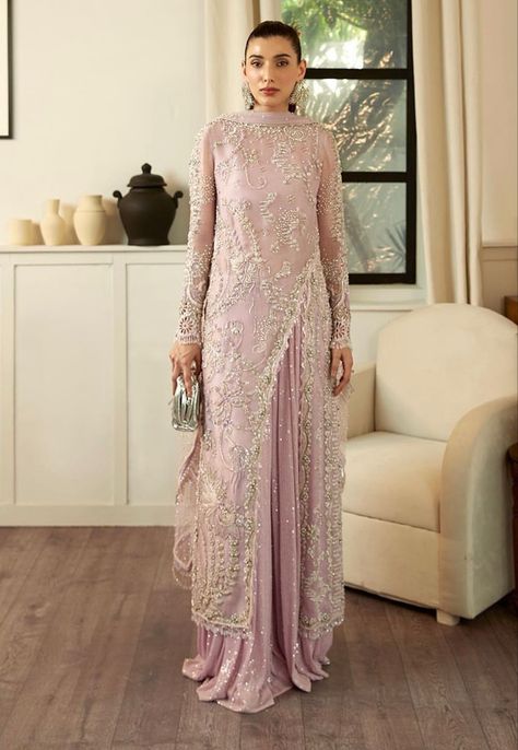 Pakistani Formal Dresses, Lace Dress Design, Pakistani Fancy Dresses, Beautiful Pakistani Dresses, Sleeves Designs For Dresses, Muslim Fashion Dress, Simple Pakistani Dresses, Designer Party Wear Dresses, Stylish Party Dresses