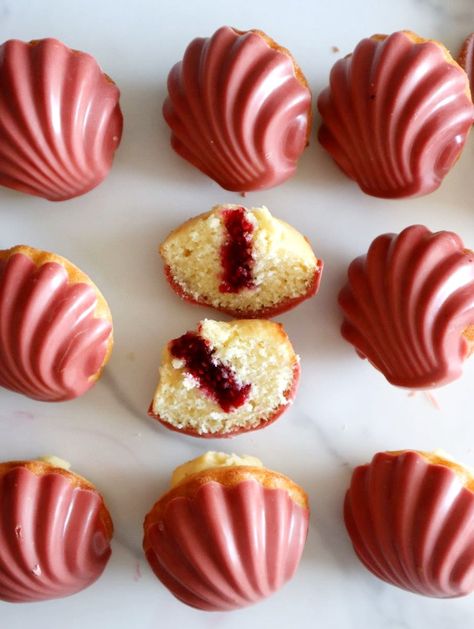 Adding a Burst of Flavor: The Recipe for Lemon Madeleines with Raspberry Jam Lemon Raspberry Madeleines, Cute Madeleine, Lemon Madeleines Recipe, Stuffed Madeleines, Madeleines Aesthetic, Madeleine Flavors, Madeline Recipes, Madelaine Recipes, Madeline Recipe