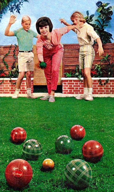 Mom says Bocce Ball and Booze go together like two dry martinis with extra olives please...   ~~  Houston Foodlovers Book Club Bocce Ball Set, Giki Tiki, Life In The 1950s, Carnival Wedding, Dry Martini, Bocce Ball, Vintage Memory, Life Images, Tuscany