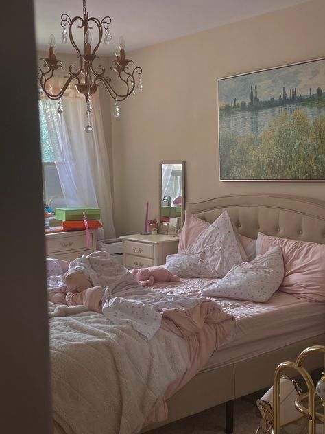 Aurora Room Decor, Angelcore Room, Zimmer Aesthetic, Aurora Bedroom, Blue Accents Living Room, Bed Inspo, Blush Pink Bedroom, Sleeping Quarters, Cute Bedroom Ideas