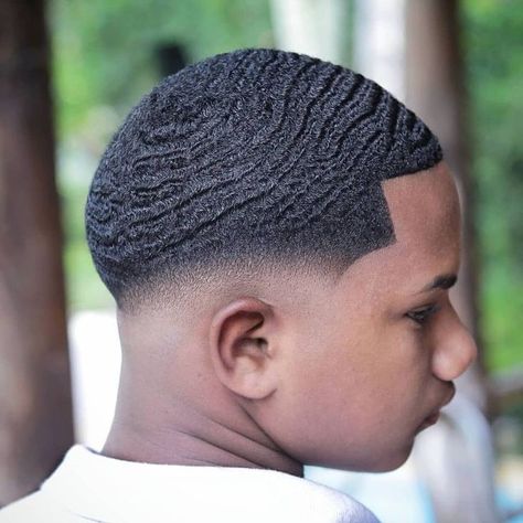 Men Waves Haircut, Drop Fade Haircut Black Men, Short Hair Styles For Men, Waves 360, Black Man Haircut Fade, 360 Waves Hair, Temp Fade Haircut, Trending Hairstyles For Men, Hair Styles For Men