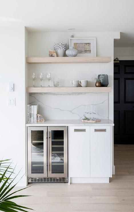 Bar In Dining Room, Bar With Floating Shelves, Floating Bar Shelves, Small Kitchen Bar, Studio In Casa, Floating Bar, Room Nook, Dining Room Nook, Bar Nook