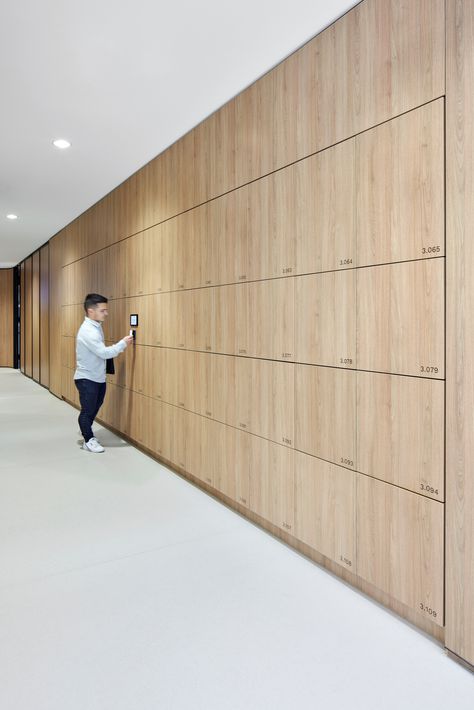 The Yellowbox smart locker system provides a clean aesthetic and a seamless experience for users and management. Staff use their existing swipe cards on the kiosk to book and open their locker. Staff Lounge, Built In Lockers, Locker Locks, Home Lockers, Gym Lockers, Swipe Card, Entrance Lobby, Clean Aesthetic, Lounge Design