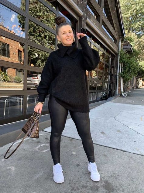 Black Leggings 44 Outfit Ideas For Women To Try Next Week 2022 Leggings Outfit Winter, Plus Size Winter Outfits, Leather Leggings Outfit, Look Legging, Black Leggings Outfit, Atlanta Fashion, Look Plus Size, Legging Outfits, Winter Leggings