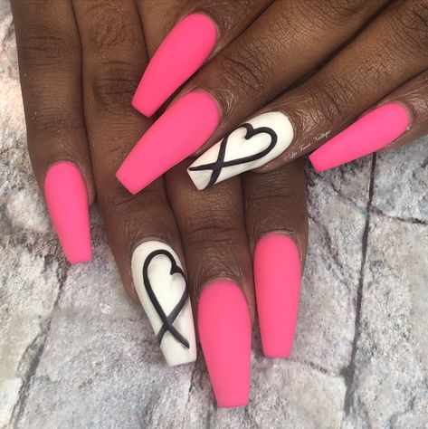 Pink White Valentine Nails, Black White Pink Nails Designs, Matte Black Valentines Nails, Hot Pink Black And White Nails, Nails Hot Pink Designs, Xoxo Nails Designs, Hot Pink And White Acrylic Nails, Pink And Black Valentines Day Nails, Nail Matte Colors