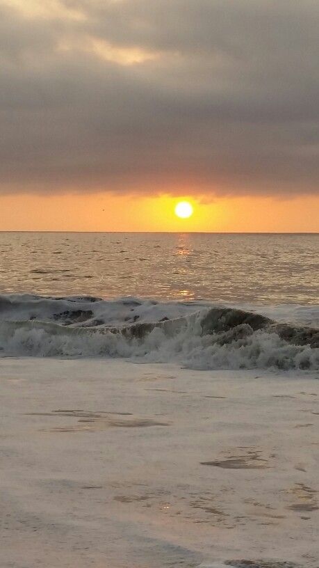 Atardecer en playa Mar Adentro al sur de Lima, Perú Lima Peru, Peru, Selfies