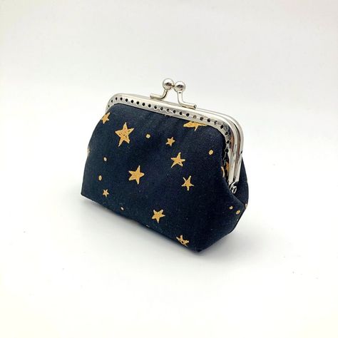 Aesthetic Coin Purse, Coin Pouch Aesthetic, Coin Purse Aesthetic, Purse Accessories Ideas, Cute Wallet Aesthetic, Cute Compact Cheap Coin Purse, Aesthetic Wallet, Cute Coin Pouch, Wallet Aesthetic