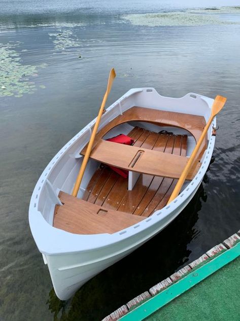 Tenderly 10-foot Dinghy Dinghy Sailboat, Popular Mechanics Diy, Bosnian Pyramids, Dinghy Boat, Wooden Canoe, Backyard Walkway, Summer Boats, Wooden Sailboat, Rowing Boat