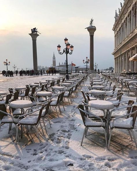 A Venice Point of View Italy In Winter, Venice In Winter, Venice Italy Food, Best Places In Italy, Italy Winter, Visiting Italy, Places To Visit In Italy, Italy Venice, Italy Holidays