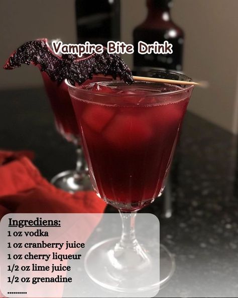 Twilight Alcoholic Drinks, White Alcoholic Drinks, Red Drink Recipes, Spooky Drinks Alcohol, Vampires Lair, Potion Drinks, Alcoholic Drinks Vodka, Fun Halloween Drinks, Drink Ingredients