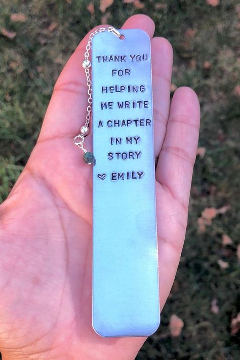 Special Teacher Gifts, Graduation Hacks, Graduation Gifts For Teachers, Graduation Teacher Gifts, Small Graduation Gift, Gifts For Boyfriend Long Distance, Small Teacher Gifts, Teacher Graduation Gifts, Teachers Diy