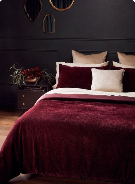 Corduroy Set, Dark Bedroom, Apartment Makeover, Bedroom Red, Bathroom Outdoor, Master Bedrooms Decor, Mattress Covers, Bed Duvet Covers, Bed Decor