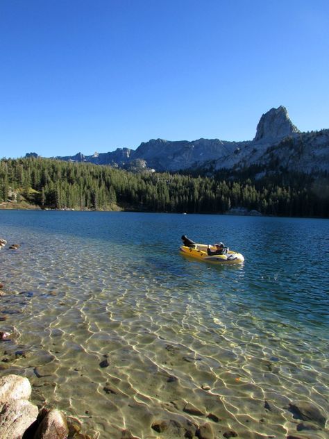 The Mammoth Lakes Basin has over a dozen lakes, 5 campgrounds and over 50 miles of hiking trails. This is paradise for those who are into adventure. Mammoth Lakes California Summer, Mammoth California, Mammoth Lakes California, June Lake, The Golden Circle, Lakes In California, Travel Wishes, Travel California, Lake Vacation