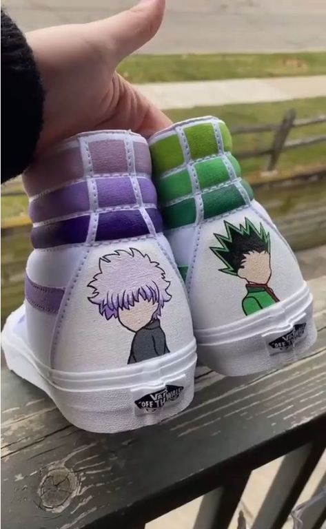 Anime Shoes Painting, Custom Shoes Anime, Anime Painted Shoes, Shoe Customization, Shoes Painting, Customized Shoes, Anime Sneakers, Painted Shoes Diy, Custom Sneakers Diy