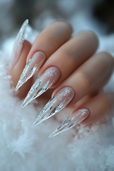 Stilleto Christmas Nail Designs, Christmas Nails Sharp, Stiletto Nail Art Christmas, Glass Nails Christmas, Sharp Christmas Nails, December Nails Stilleto, Snow Nails Almond, Winter Pointy Nails, Frosty Nails Acrylic