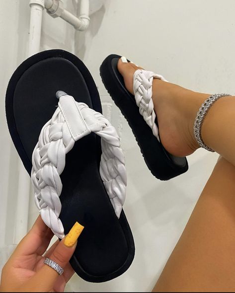 Simple Slippers For Women, Fancy Slippers, Fancy Sandals, Women Slippers Fashion, Pretty Sandals, Pretty Shoes Sneakers, Fashion Shoes Heels, Cute Shoes Heels, Fashion Shoes Sandals