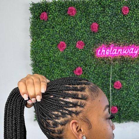 lan’sway on Instagram: "No MATTER the size or length of my braids. There is NO PAIN OR TENSION & they’re very light weight ✅ Can’t express this enough . They are exactly what they look like in my content 🙌🏽 October books are still open and has slots available 🔐 * * * #notension #nopain #lightweight #knotless #atlbraider #explore #niceandneat #smallbraids #smediumknotless" Plaits, Lightweight Knotless Braids, Light Knotless Braids, October Books, Small Braids, Knotless Braids, Hair Inspo, Slots, Braids