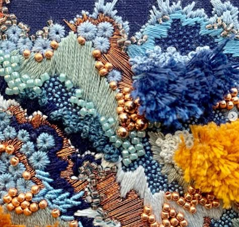 Jennifer Lamontagne, Creative Embroidery Ideas, Beaded Embroidery On Fabric, Abstract Embroidery, Blue Embroidery, Modern Embroidery, Art Textile, Embroidery Inspiration, Diy Embroidery