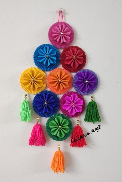 Wall decoration ideas using with old bangles Craft With Bangles Ideas, Reuse Ideas, Craft From Waste Material, Wall Decoration Ideas, Best Out Of Waste, Crafts Jewelry, Diy Crafts Jewelry, Diy Wall, Wall Decoration