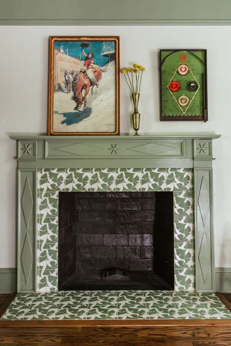 fireplace hearth - Google Search Painted Fireplace Surround, Playroom Fireplace, Tile Around Fireplace, Fireplace Tile Ideas, Art Deco Fireplace, Tile Brick, Fireplace Tile Surround, Paint Fireplace, Retro Tiles