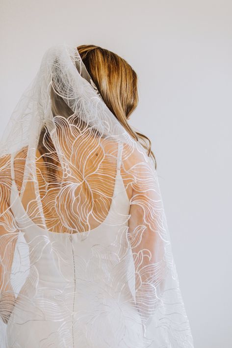 Bride Cape, Unique Wedding Veils, Boho Wedding Veil, Floral Wedding Veils, Unique Veil, Embroidered Veil, Veil Floral, Cathedral Wedding Veil, Floral Veil