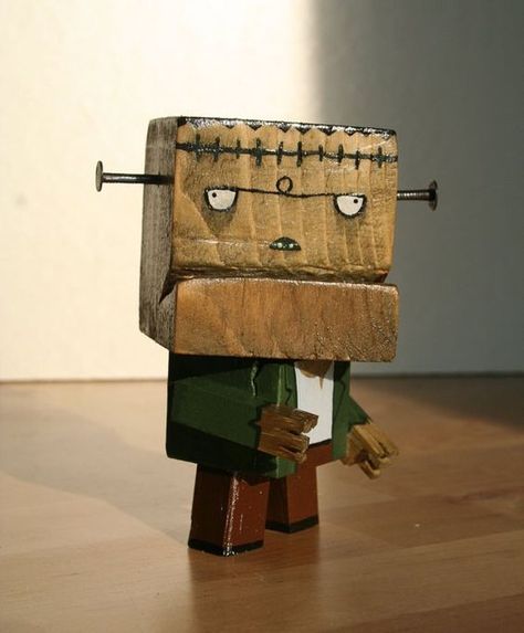 Junkbot Ideas, Wooden Robots, Wood Robot, Wooden Robot, Pallet Tables, Wood Scraps, Box Guitar, Scrap Wood Projects, Diy Holz