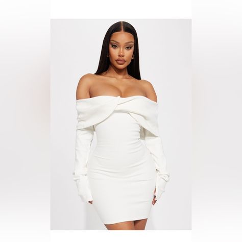 Fashion Nova Snatched Line Never Worn Tags Attached White Party Couple Outfit, Graduation Picture Dresses, Senior Picture White Dress, White Dresses Black Women, Fashion Nova Outfits Dresses, Senior Dresses, Highschool Graduation Dresses, White Classy Dress, White Birthday Dress