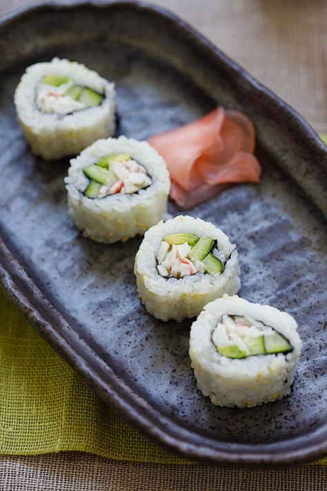 Cucumber California Sushi Rolls, How To Make Sushi Without Seaweed, Sushi Without Seaweed, How To Make California Rolls, California Roll Recipes, Homemade Sushi Rolls, Crab Avocado, Malaysia Recipes, California Roll Sushi