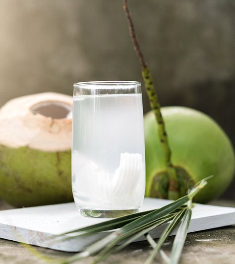 60 Amazing Benefits Of Coconut Water (Nariyal Pani) For Skin And Health Nariyal Pani, Coconut Cooler, Coconut Water Popsicles, Benefits Of Coconut Water, Coconut Water Benefits, Benefits Of Coconut, Air Kelapa, Water Benefits, Coconut Health Benefits