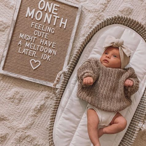 Photo Shoots At Home, Monthly Baby Photoshoot Ideas, Baby Photos At Home, Creative Monthly Baby Photos, Baby Photoshoot Ideas At Home, Natural Newborn Photos, Photoshoot Ideas At Home, 2 Month Old Baby, Baby Photoshoot Ideas