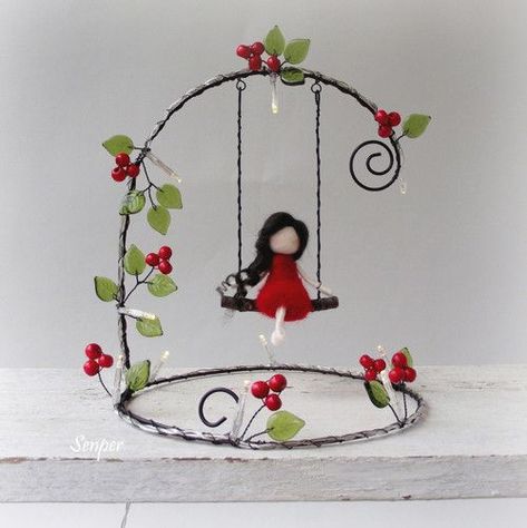 Drátěná Socha, Wire Art Sculpture, Fairy Garden Crafts, Yarn Dolls, Diy Yarn, Fairy Crafts, Tanah Liat, Garden Design Ideas, Fairy Garden Diy