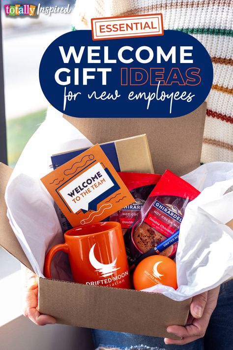 Employee swag kits make a fantastic first impression on your newest hires. From apparel to stationery, there’s no shortage of welcome gift ideas for businesses to greet their new team members. Bring out the warmest welcome with these top-notch, first-day-of-work gifts! New Employee Welcome Ideas, New Employee Welcome Gift, Welcome New Employee, Sweet Letters, Welcome Basket, Welcome New Members, Fun Mugs, Baskets For Men, Welcome To The Team