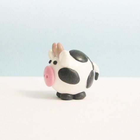 Clay Figures Animals, How To Make A Cow Out Of Clay, Cute Clay Things Easy, Animals To Make Out Of Clay, Cow Clay Art, Cute Clay Animals Easy, Small Clay Animals Easy, Animal Sculptures Clay Easy, Animals Made Out Of Clay