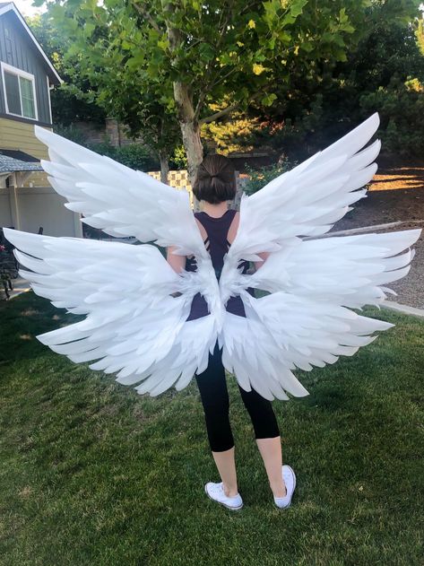 I finally finished making my Angewomon cosplay wings! - Album on Imgur How To Make Cosplay Wings, Ryo Asuka Cosplay, Cosplay Wings Tutorial, Ryo Cosplay, Castiel Cosplay, Wings For Cosplay, Angel Photoshoot, Wings Diy, Asuka Cosplay