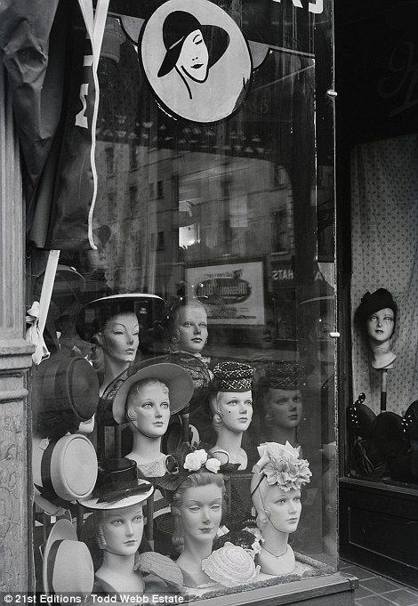 Hat shop, New York 1946 Vintage Mannequin, Hat Stores, Vintage Millinery, Store Window, Vintage New York, Photography Gallery, Vintage Pictures, Vintage Store, Vintage Photographs