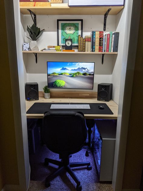 https://ift.tt/388X8c0 my first PC build my office nook is finally ready. (I don't have room for cool battlestations like you guys so I had to build in a closet.) Gaming Desk In Closet Ideas, Closet Turned Gaming Room, Gamer Closet, Gaming Cupboard, Closet Gaming Setup, Game Room Organization, Gamer Rooms, Desk Cupboard, Closet Nook