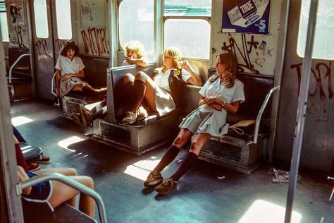 Rare photos of dangerous New York City’s subway system, 1970-1980 Far Rockaway, Hell On Wheels, Nostalgic Images, New York Subway, Grand Central Station, Colossal Art, Brighton Beach, Nyc Subway, Living In New York