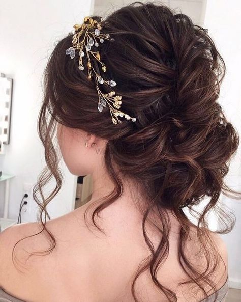 Pretty messy bun with hair ornament for wedding. See more on wedmegood.com  #wedmegood #indianwedding #indianbride #bridalbun #hair #hairstyles #floral #floralhairstyle #bridalhairstyle #bridalhair #hairstyleideas #hairstyles2018 #hairornaments #ornament #messybun #messyupdo #messybuns #messyupdo Pearl Hair Pin Wedding, Pearl Hair Piece, Bridal Hair Pins Pearl, Pearl Hair Vine, Bridal Hair Headpiece, Quince Hairstyles, Wedding Hair Inspiration, Bridal Hair Vine, Wedding Hairstyles Updo