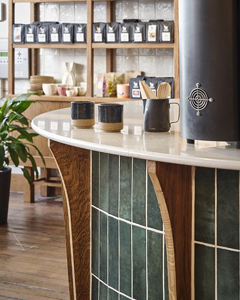 Green Tile Reception Desk, Cafe Bar Counter, Coffee Cafe Interior, Bus Ideas, Bar Counter Design, Cafe Counter, Service Counter, Green Cafe, Green Bar