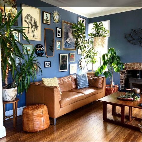 Brown And Blue Living Room Ideas, Tan Leather Sofa Living Room, Tan Sofa Living Room, Scandi Sofa, Brown Leather Sofa Living Room, Brown Leather Couch Living Room, Brown And Blue Living Room, Blue Walls Living Room, Brown Sofa Living Room