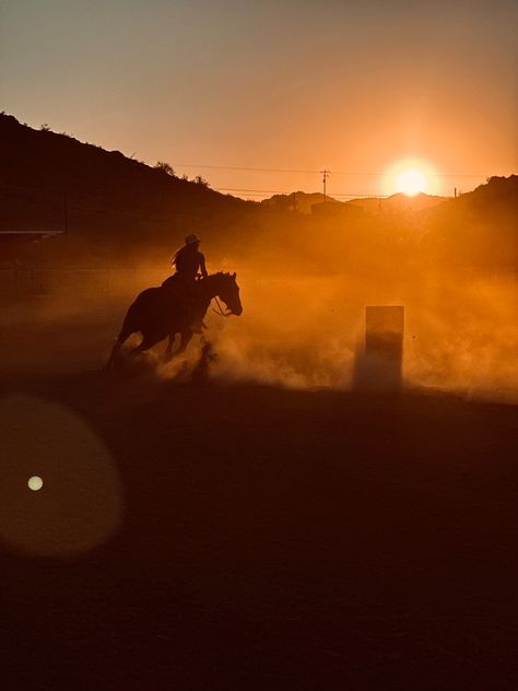 Barrel Racer Aesthetic, Rodeo Wallpapers, Country Widgets, Barrel Racing Aesthetic, Punchy Aesthetic, Barrel Racing Photos, Rodeo Aesthetic, Farm Aesthetic, Pictures With Horses