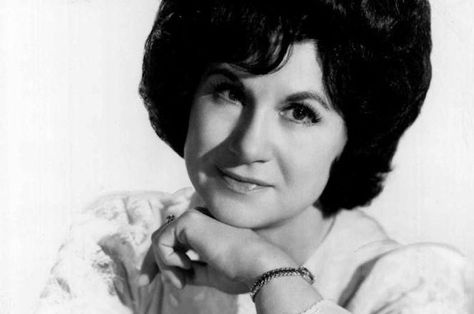 Feminist Songs, Kitty Wells, Country Hits, Best Country Music, Country Women, All About Music, Honky Tonk, Country Music Artists, Country Music Stars