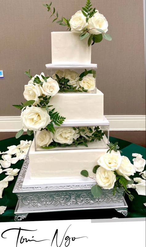 White And Emerald Green Wedding, Emerald Green Wedding Cake, Cake Separators, Wedding Cake Emerald Green, Emerald Green Wedding, Green Wedding Cake, Square Wedding Cakes, Emerald Green Weddings, Cake Sizes