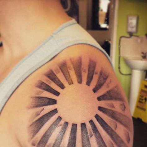 Danielle Ronson on Instagram: "Shaded sun rays added to an ongoing sleeve today #indelibleink #barberdts #eztattoocartridges #eztattoo #ezpen #tattoo #tattoos #shaded #shadedtattoo #ray #sunrays #sunraytattoo #blackandgrey #blackandgreytattoo #clouds #clouding #cloudtattoo #ongoing #femaletattooartist #uktta" Rays Tattoo, Sun Rays Tattoo, Ray Tattoo, Cloud Tattoo, D Tattoo, Female Tattoo Artists, Sun Rays, Black And Grey Tattoos, Arm Tattoo